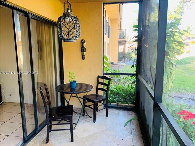 Building Photo - 5855 Washington St