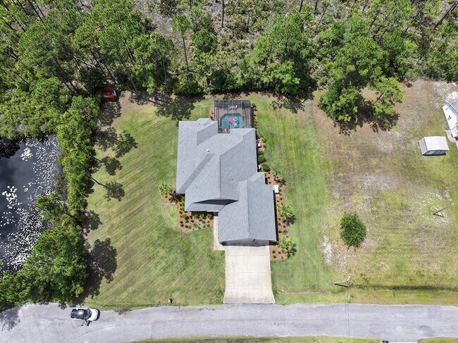 Building Photo - 206 E Pinehurst Dr