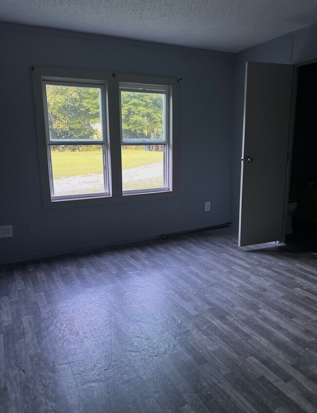 Building Photo - 129 George Ln