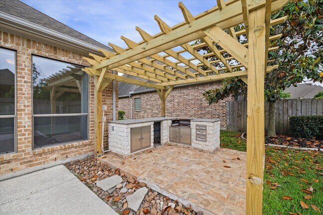 Building Photo - 95 N Mews Wood Ct