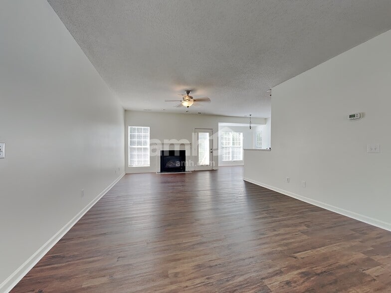 Building Photo - 1694 Haversham Park Dr