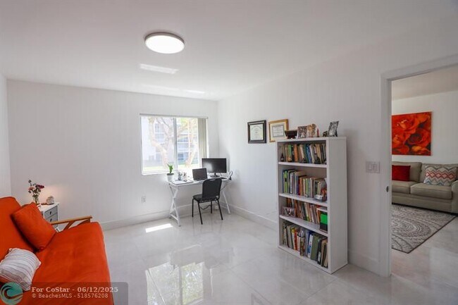 Building Photo - 9560 Weldon Cir
