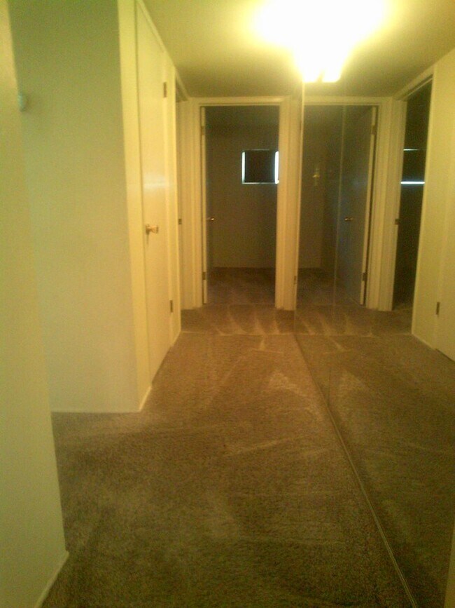 Building Photo - 6400 Cochran Dr