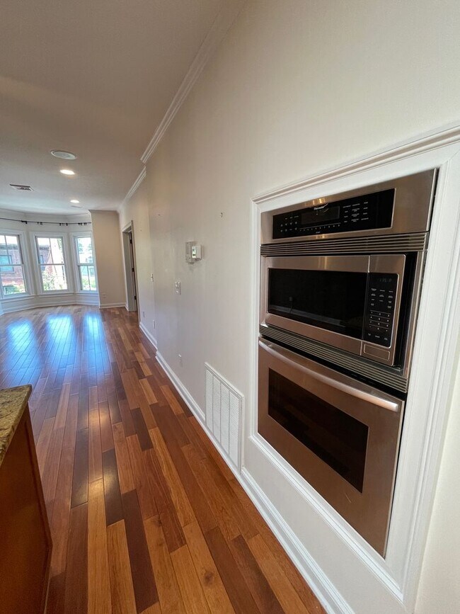 Building Photo - 107 Liberty St.