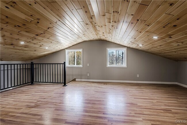 Building Photo - 118a Kirkland Ave