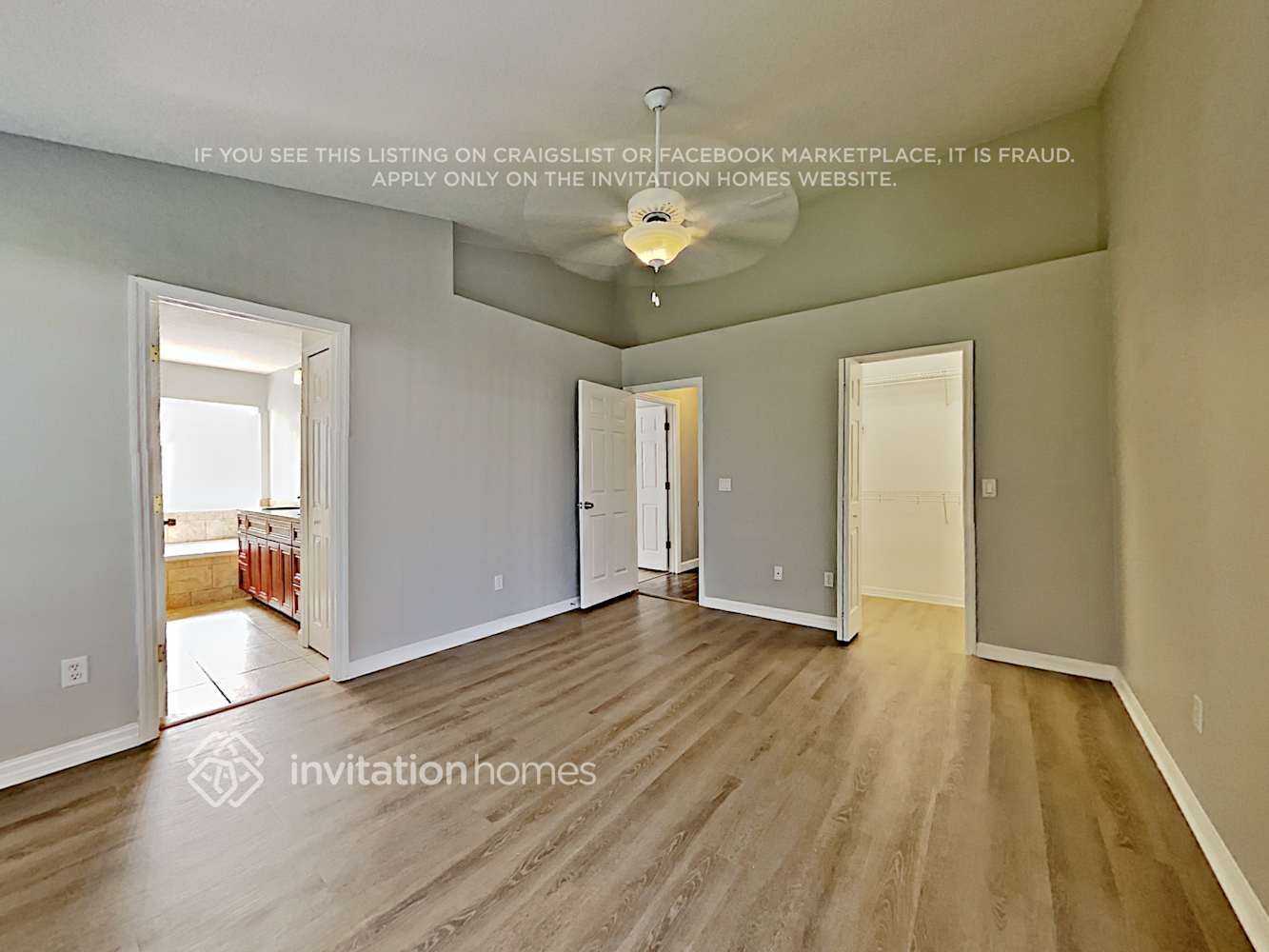 Building Photo - 1882 Sun Gazer Dr