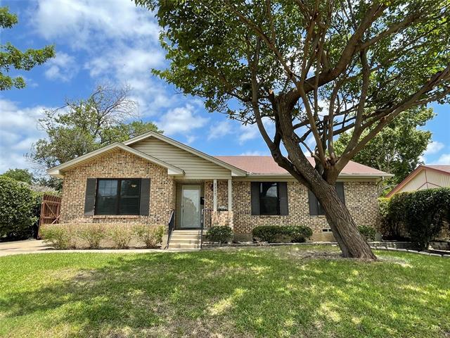 Building Photo - 2317 English Dr