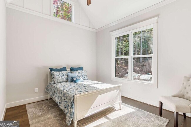 Building Photo - 6 Whisper Pl