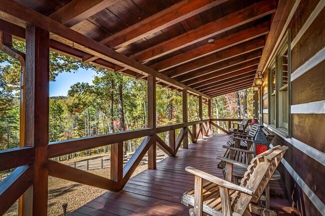 Building Photo - 212 Dogpatch Ln