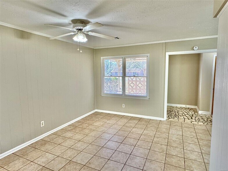 Building Photo - 761 Forestdale Dr