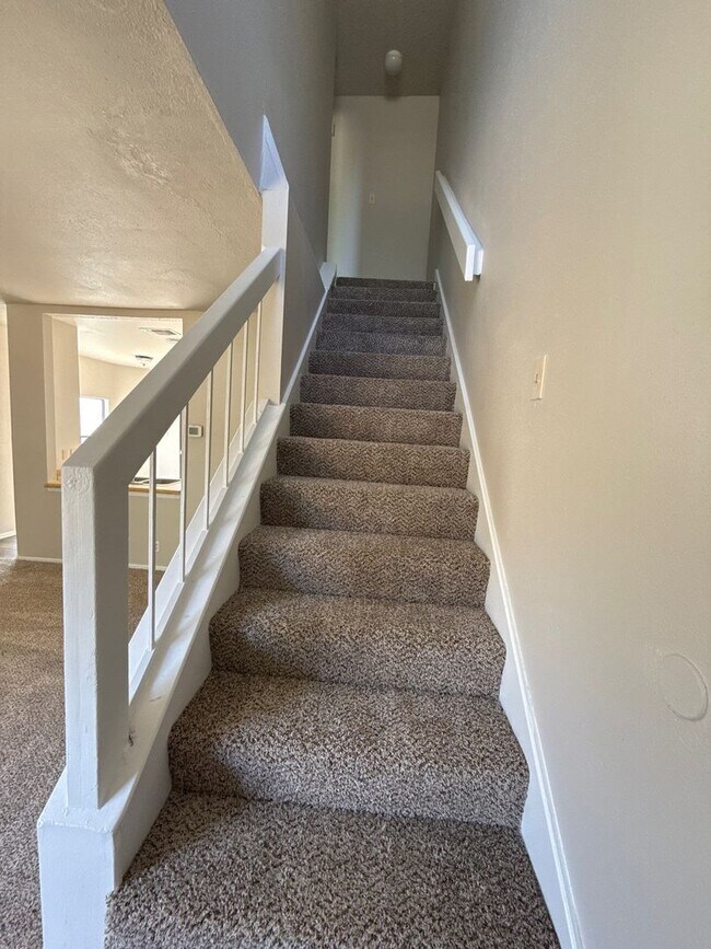 Building Photo - 8437 Forest Ridge Dr