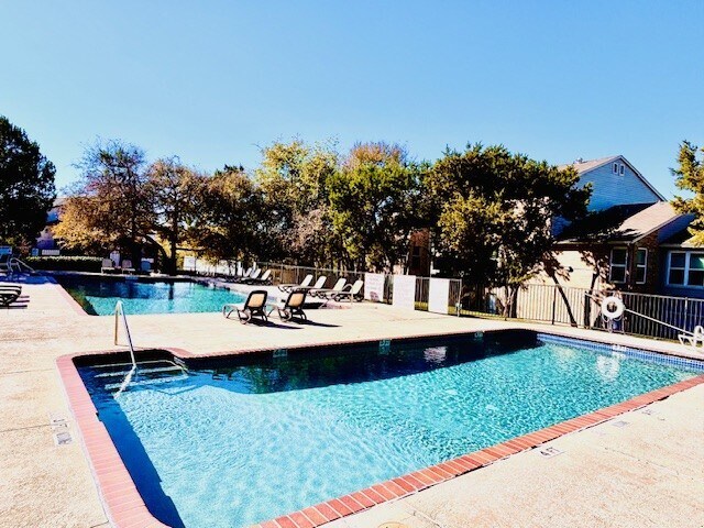 Building Photo - 2450 Wickersham Ln