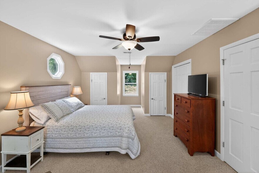 Building Photo - 7953 Woodhill Cove Ln