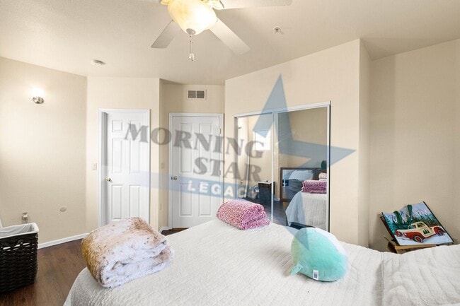 Building Photo - 2-Bedroom Condo Unit with Mountain Views!