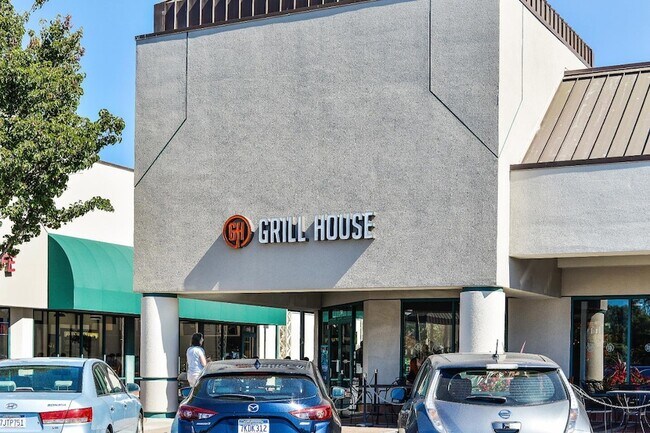 Building Photo - 142 Monaco Dr