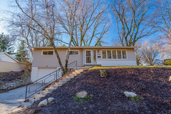 Building Photo - 4609 Waukesha St