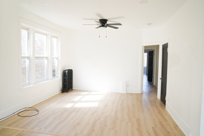 Building Photo - 154 N Lamon Ave