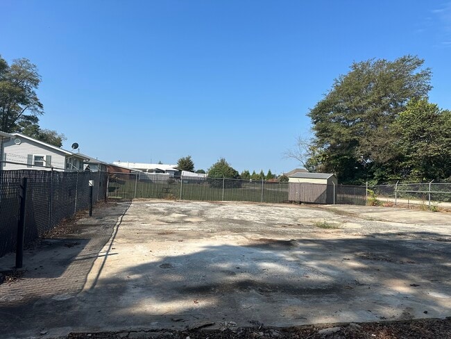 Building Photo - 38 Shuford St