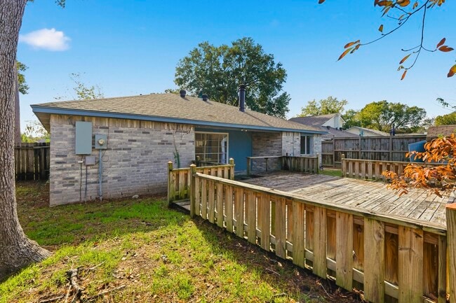 Building Photo - 11011 Almond Grove