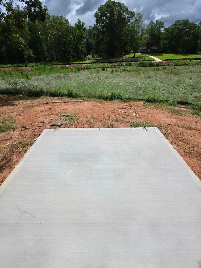 Building Photo - 207 Charlotte Cir