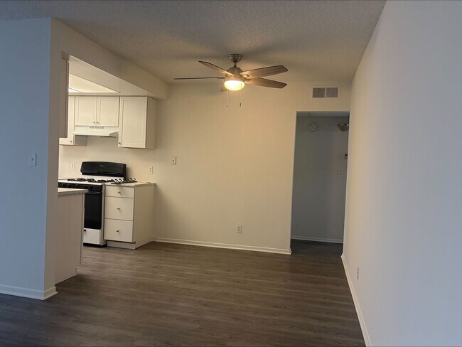 Interior Photo - Angeleno, 606