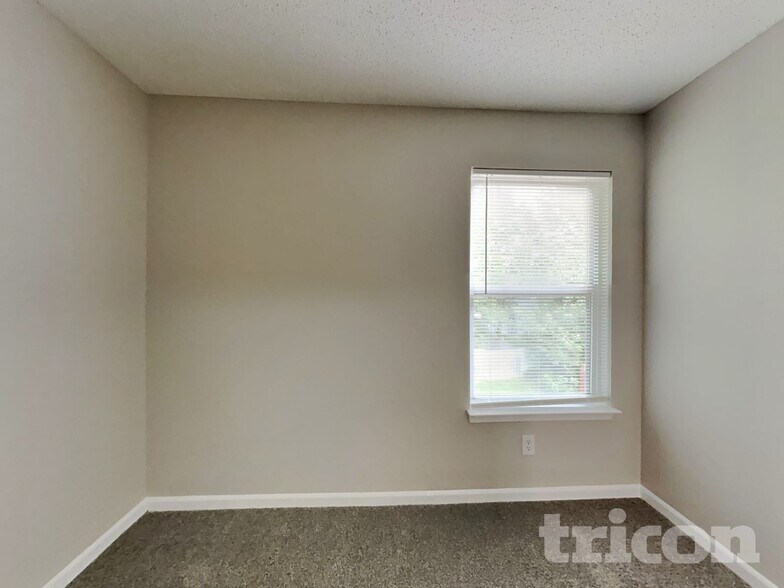 Building Photo - 10948 Sweetsen Rd