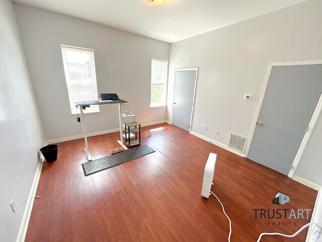 Building Photo - 8 bedroom house in North Central Philadelp...