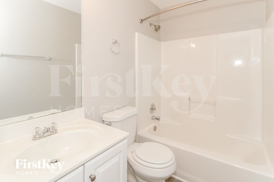 Building Photo - 7250 Lanier Cove Ct