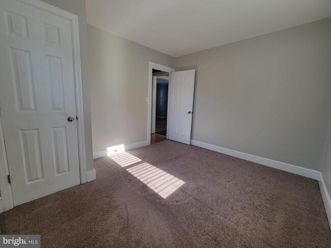 Building Photo - 11 Zieglers Ln