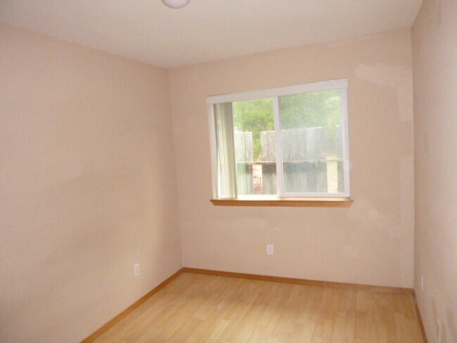 Building Photo - 1030 Mt Olympus Ave SE