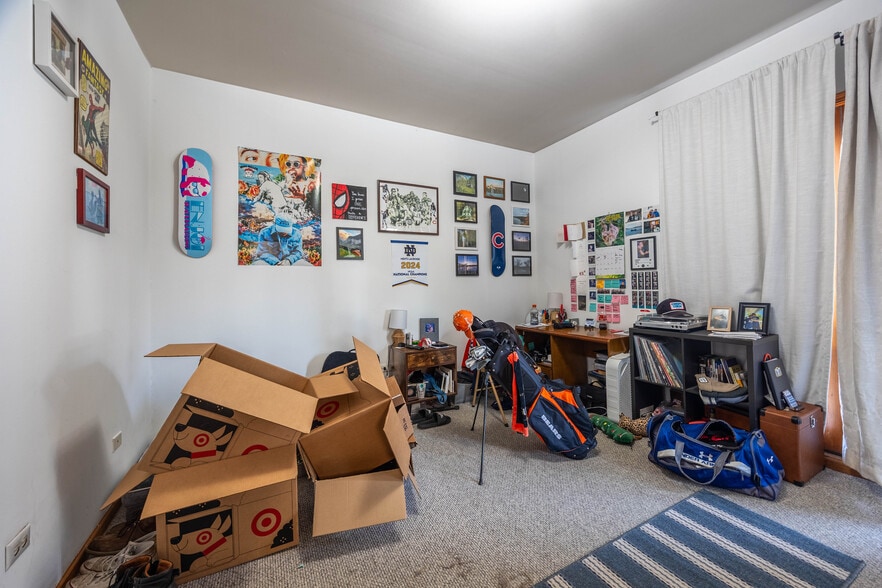 Building Photo - 1351 N Wolcott Ave