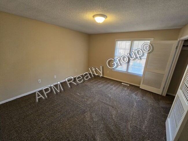 Building Photo - Two Bedroom in Harbison