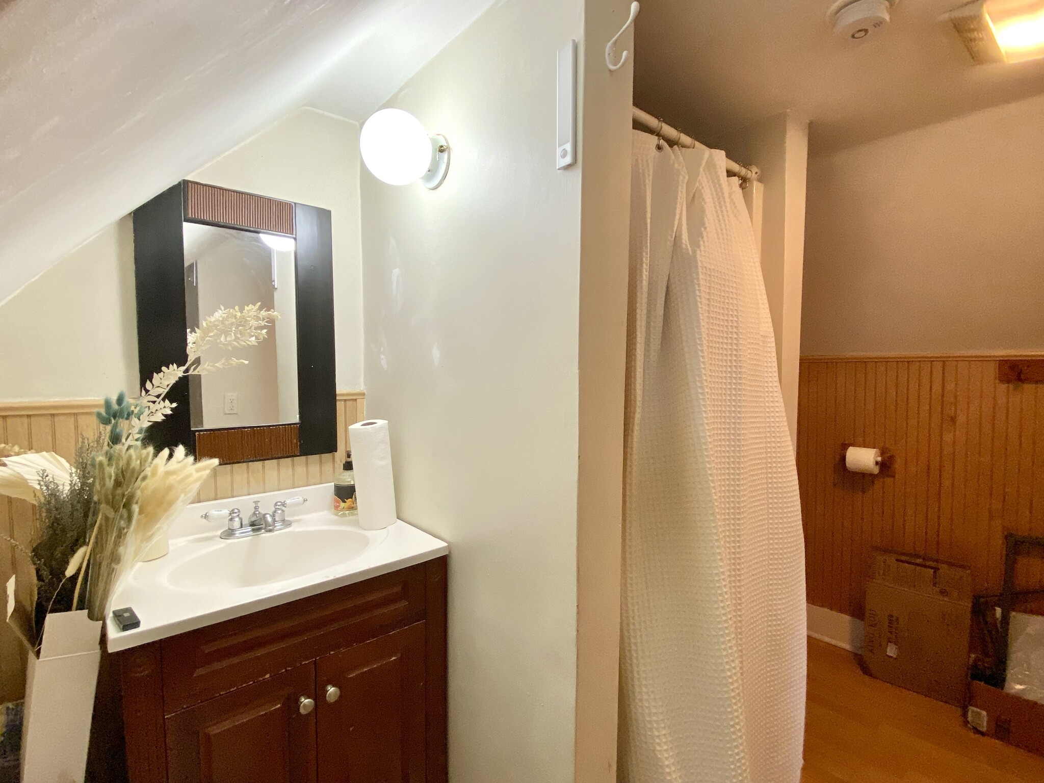 Primary bathroom - 40 Clark St