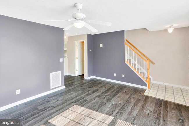 Building Photo - 213 Copperfield Ln