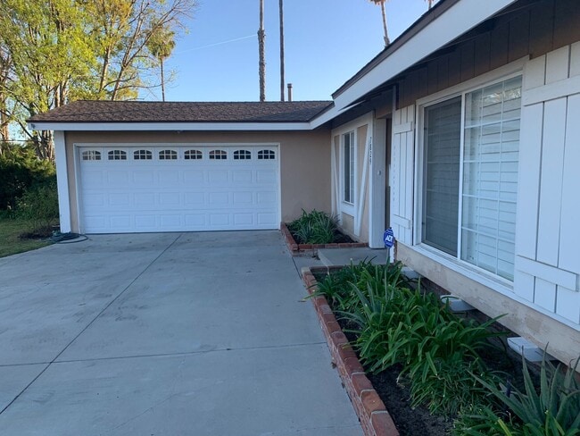 Building Photo - Newly Remodeled 3 Br 2 Ba Home in West Hills