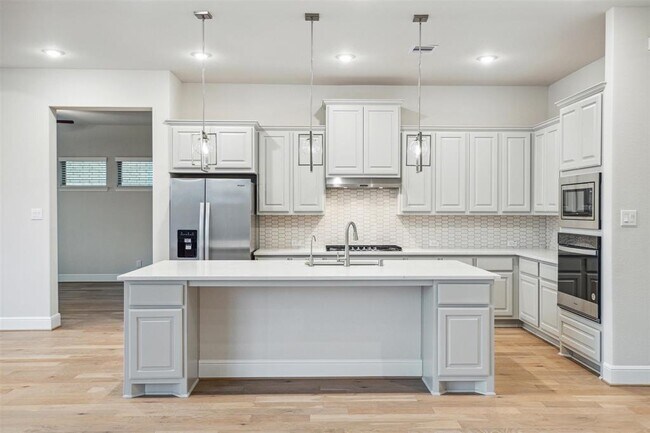 Building Photo - 13803 Dorado Pointe Dr