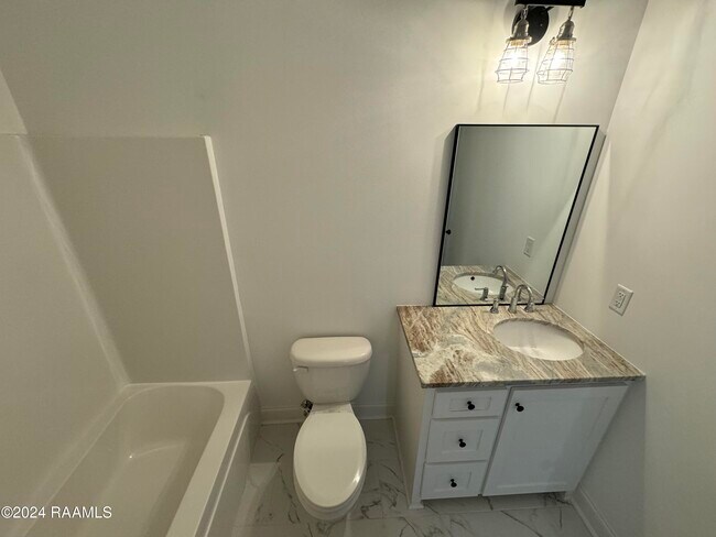 Building Photo - 304 San Sebastian Dr