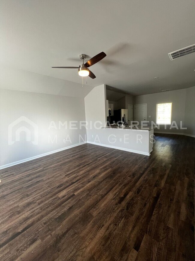 Building Photo - 2050 W. Middlebrook Crossing