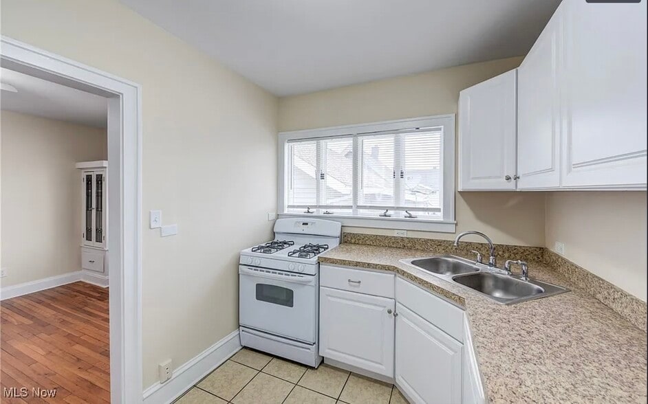 Building Photo - 2085 Chesterland Ave