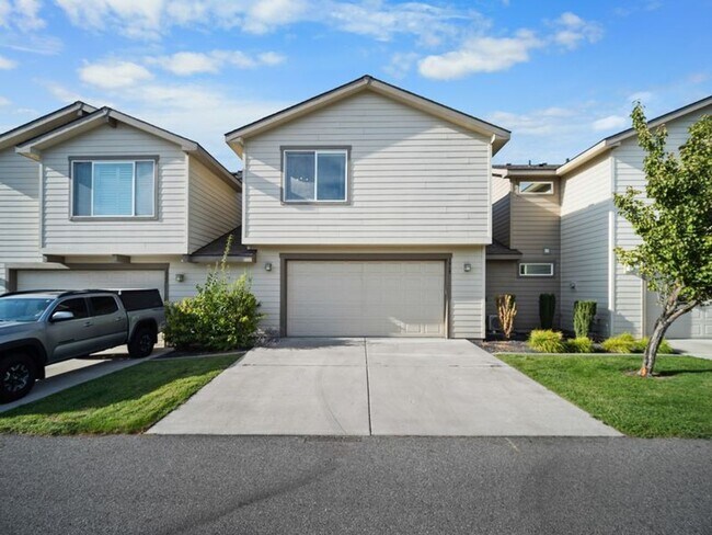 Building Photo - Desirable Kendall Yards Townhouse – Modern Living Near Downtown Spokane (Furnished)