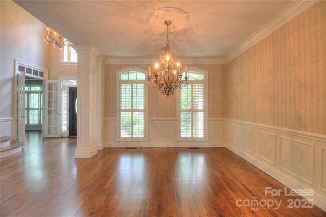 Building Photo - 1222 Weddington Hills Dr