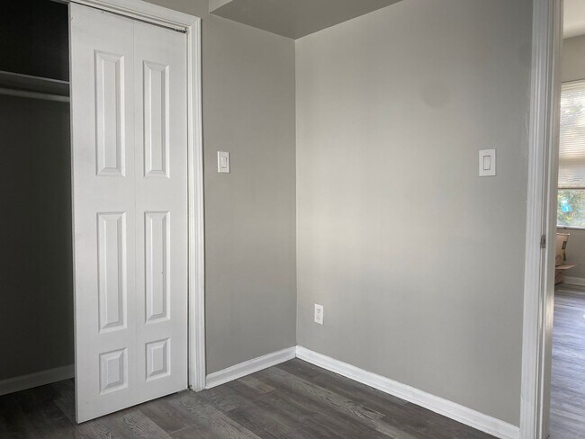 Building Photo - 7614 S Maryland Ave