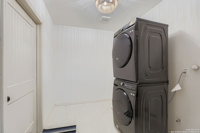 Building Photo - 146 Canyon Oaks Dr