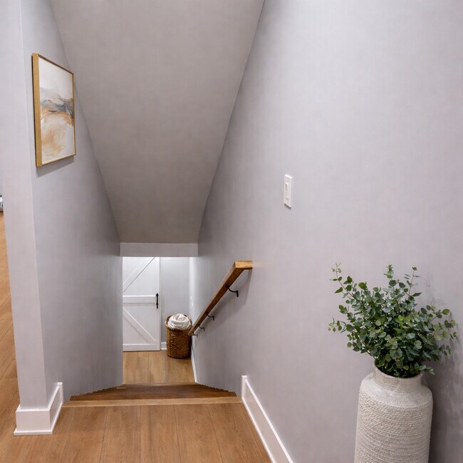 Building Photo - 6649 S Woodlawn Ave