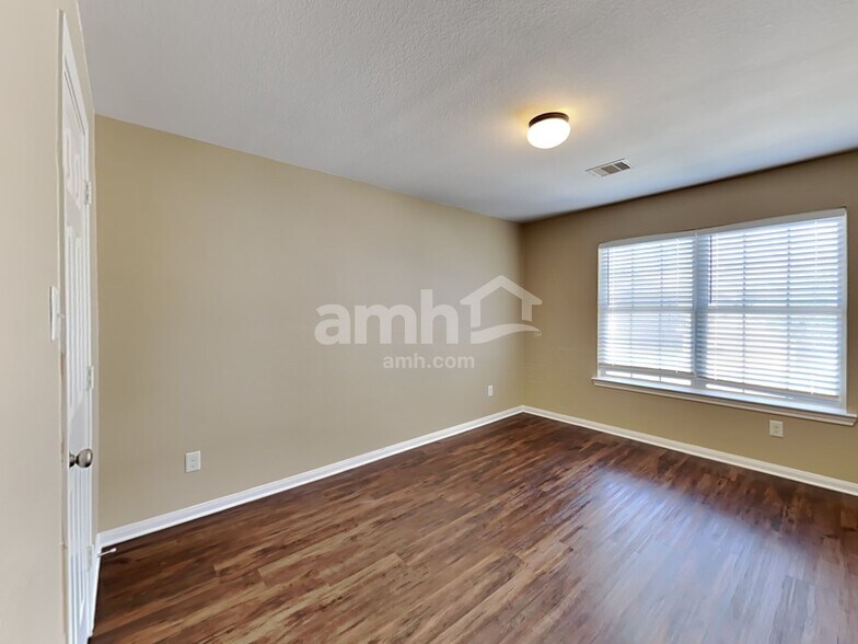 Building Photo - 5318 Rio Dr