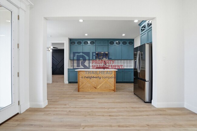 Building Photo - Luxury-Inspired 4-Bedroom Home with Distinctive Interior Design