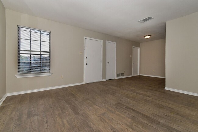 Building Photo - PEPERPORT.3914/3916