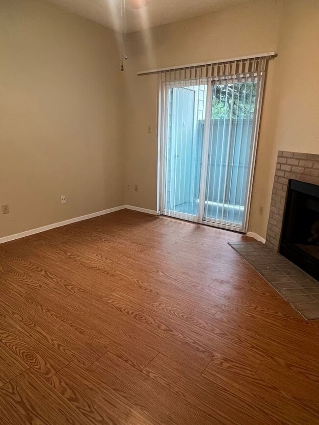 Building Photo - Beautiful 1BD / 1BA - W/D - North Campus - Law School - Engineering - $1495