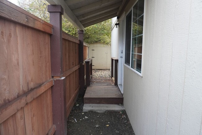 Building Photo - 3708 E 13th St