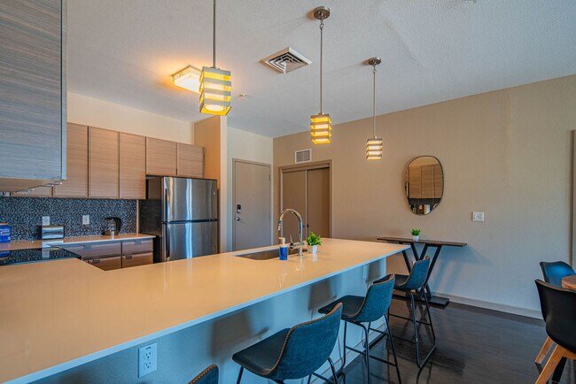 Building Photo - 295 E Roosevelt St